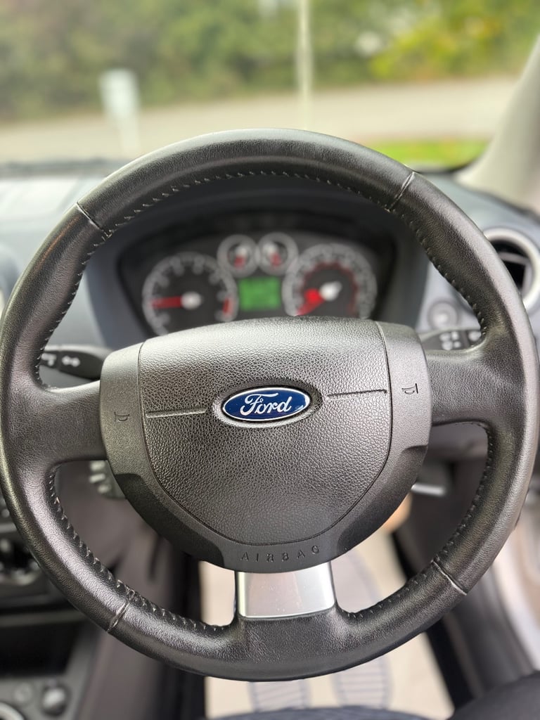 Ford, FUSION, Hatchback Zetec, 2011, Manual, 1388 (cc), 5 doors