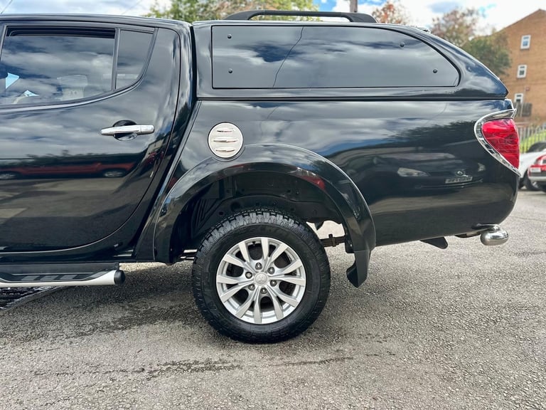 2015 Mitsubishi L200 Double Cab DI-D Barbarian 4WD Auto 176Bhp PICK UP Diesel Automatic