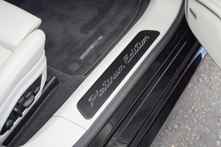 Porsche Panamera 2.9 V6 E-Hybrid 17.9kWh 4 Platinum Edition Saloon 5dr Petrol Pl