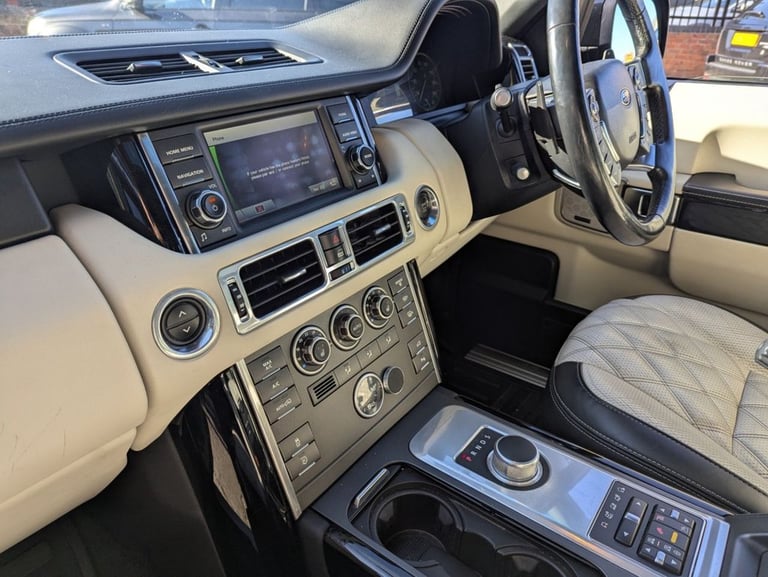 2011 Land Rover Range Rover 4.4 TD V8 Vogue SUV 5dr Diesel Auto 4WD Euro 5 (313 bhp) ESTATE Diese...
