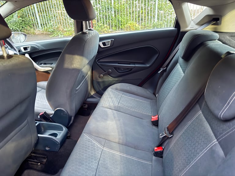 ( 2011 - DIESEL) FORD FIESTA TDCI 1.4*£20 TAX*MOT-1 YEAR *like vauxhall astra corsa focus mazda 2