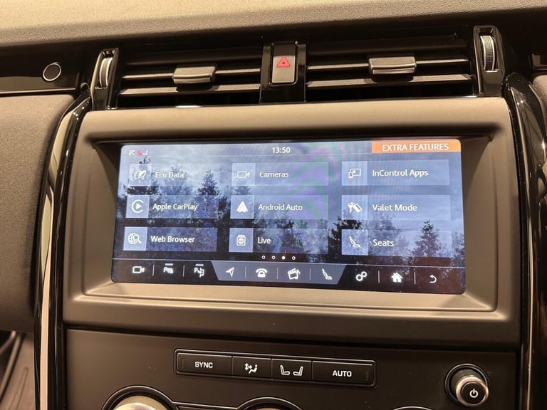 2020 Land Rover Discovery 3.0 SD V6 SE SUV 5dr Diesel Auto 4WD Euro 6 (s/s) (306 ps) ESTATE Diese...