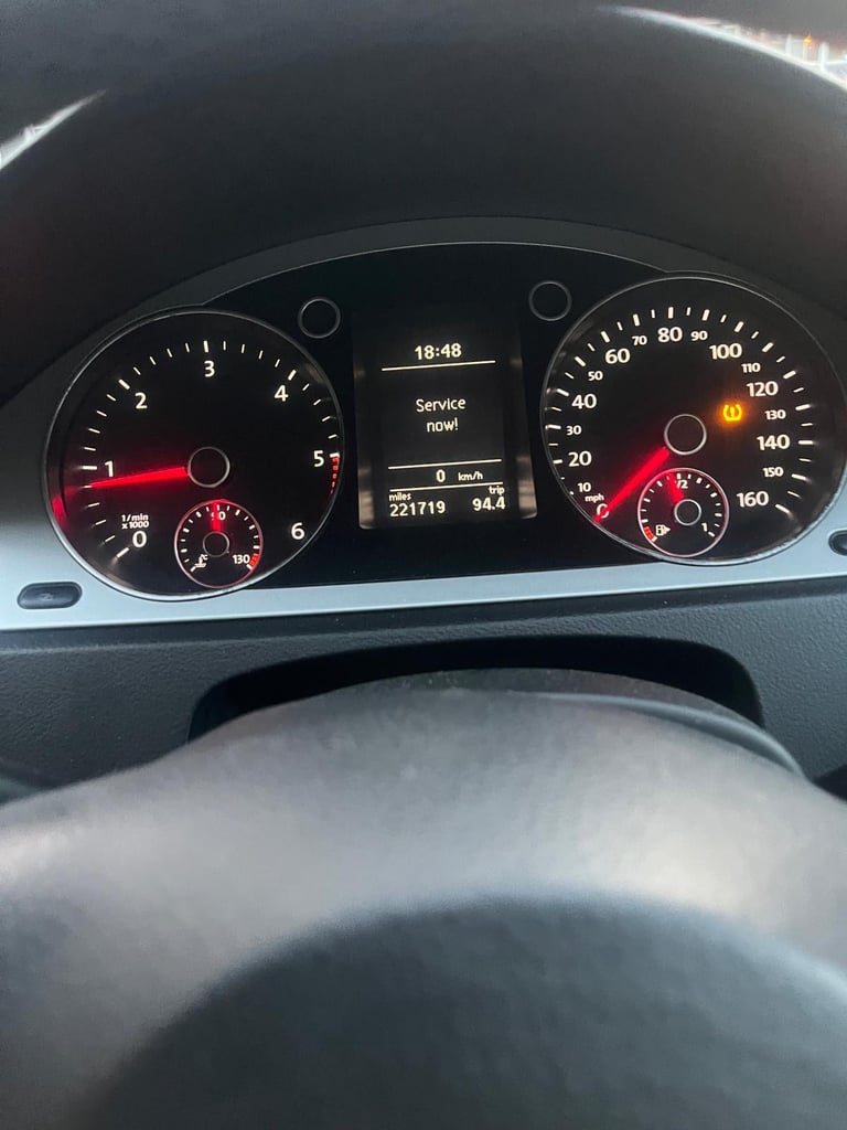 Volkswagen, PASSAT, Estate, 2010, Manual, 1968 (cc),5 doors - Image 6