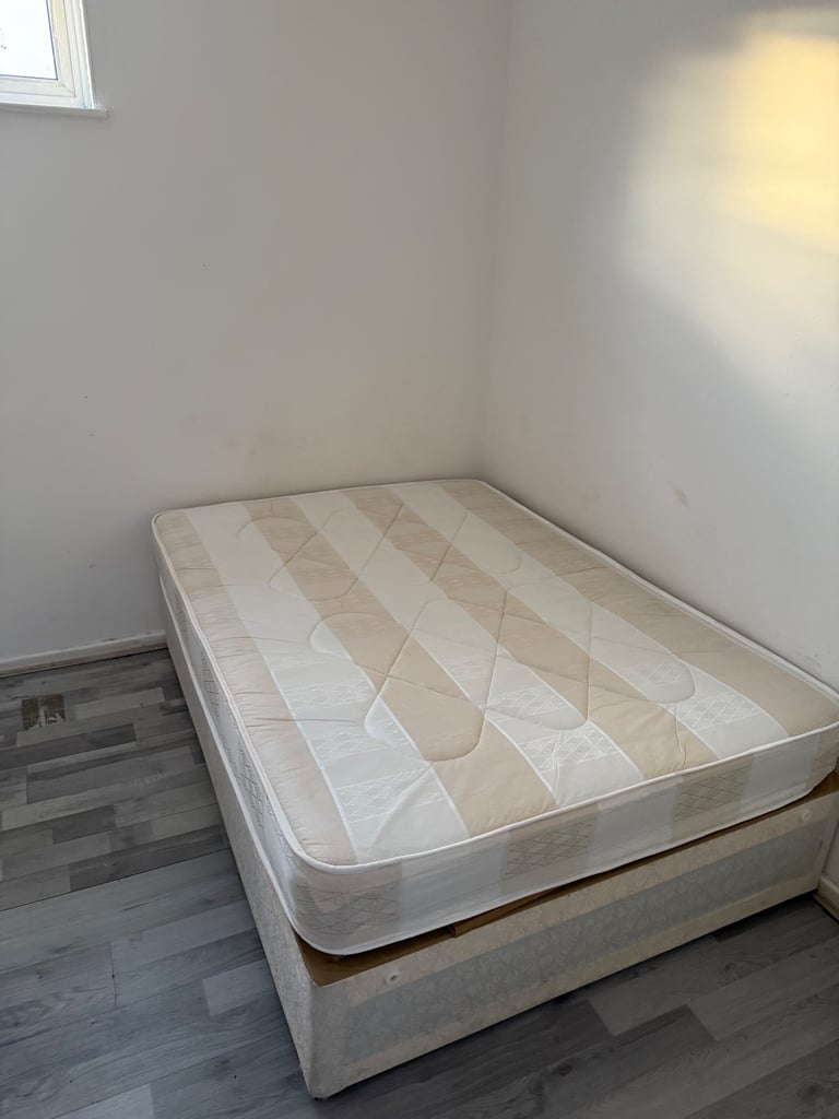 Singe Bedroom 