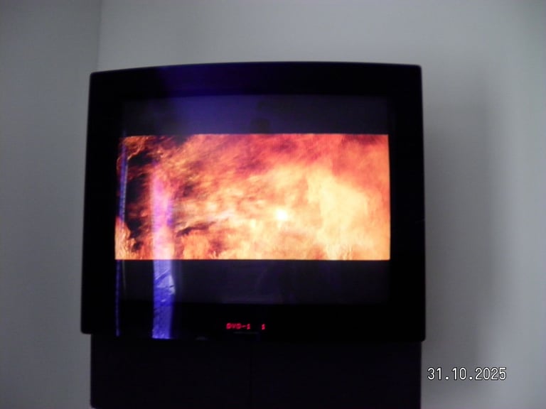 Bang & Olufsen BeoCenter 1 CRT DVD Retro Gaming TV Monitor RGB Scart 240p