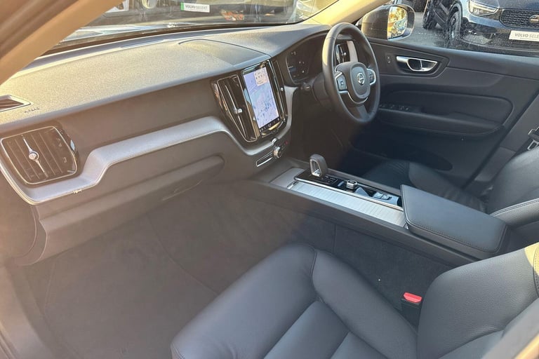 2022 Volvo XC60 2.0 B5 MHEV Core SUV 5dr Petrol Hybrid Auto AWD Euro 6 (s/s) (250 ps) ESTATE Petr...