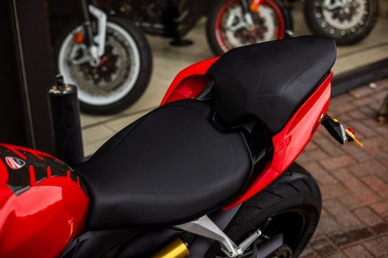 Ducati Streetfighter V2 ! ULTRA LOW MILES ! STUNNING