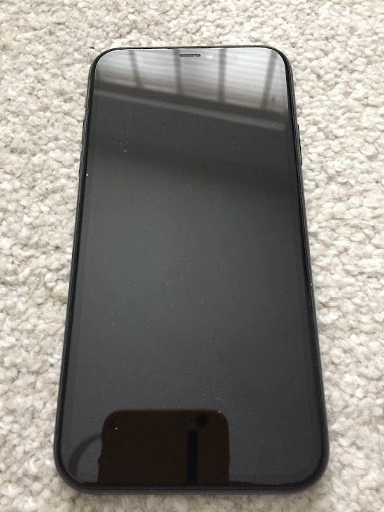 Apple iPhone 11 (64GB) *Unlocked* in Perfect Working Condition