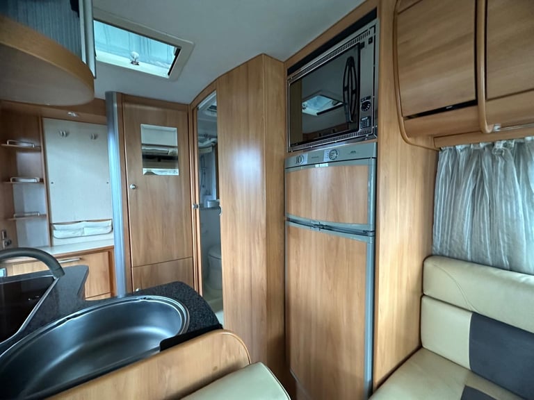 Hymer B544 5 berth  DIESEL MANUAL 2006/06