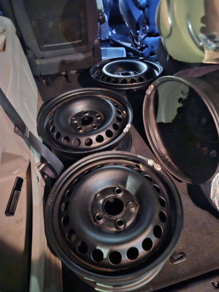 VOLKSWAGEN T5 16" POWDER COATED WHEELS AS NEW