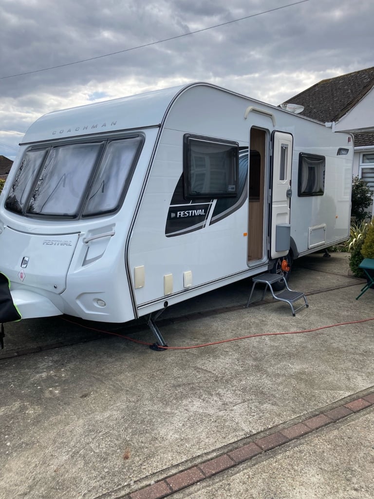 image for Fixed Bed Caravan Coachman Festival 560/4