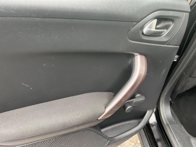 PEUGEOT 2008 1.2 PureTech Active 2015