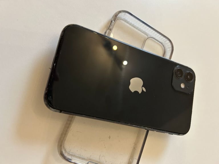 iPhone 11 - UNLOCKED - £140 ONO - Please read description