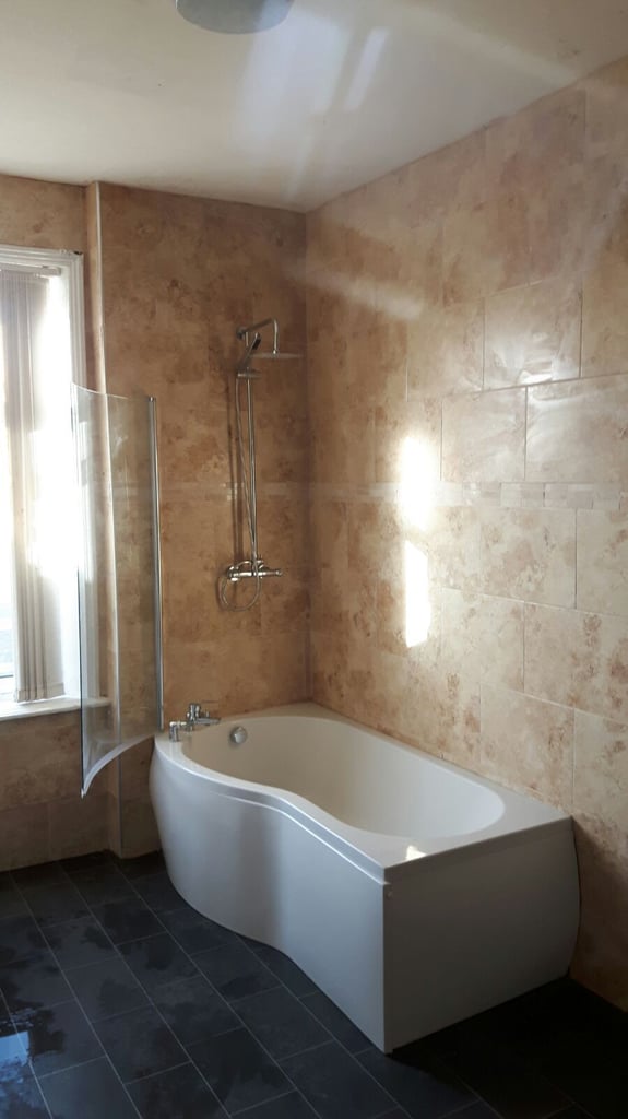 NICE 2 bed upper on Rodsley Avenue, Bensham, Gateshead NE8 4LA