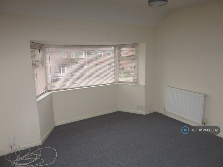 3 bedroom house in Oak Lane, Whitefield, Manchester, M45 (3 bed) (#2668832)