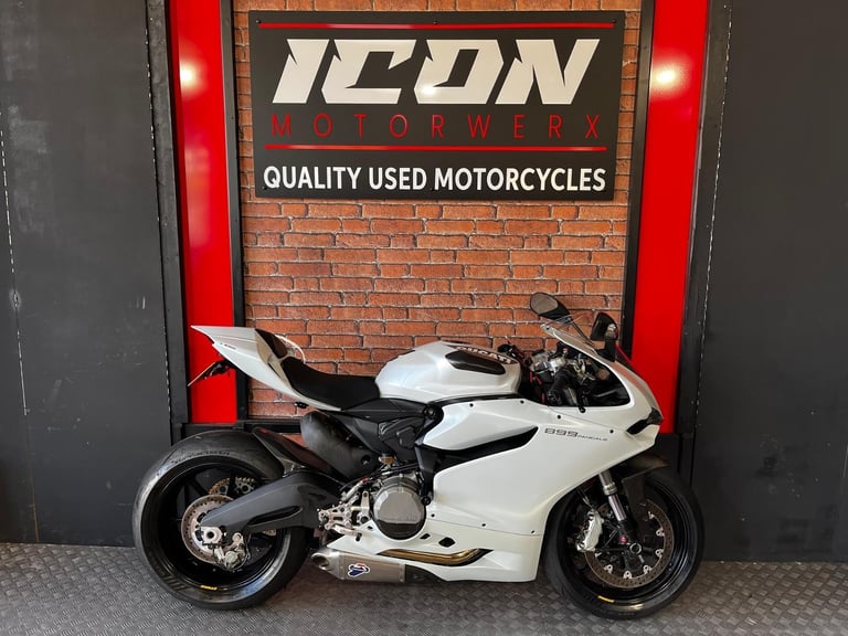 image for 2014 Ducati 899 Panigale dynamag wheels nitron suspension 