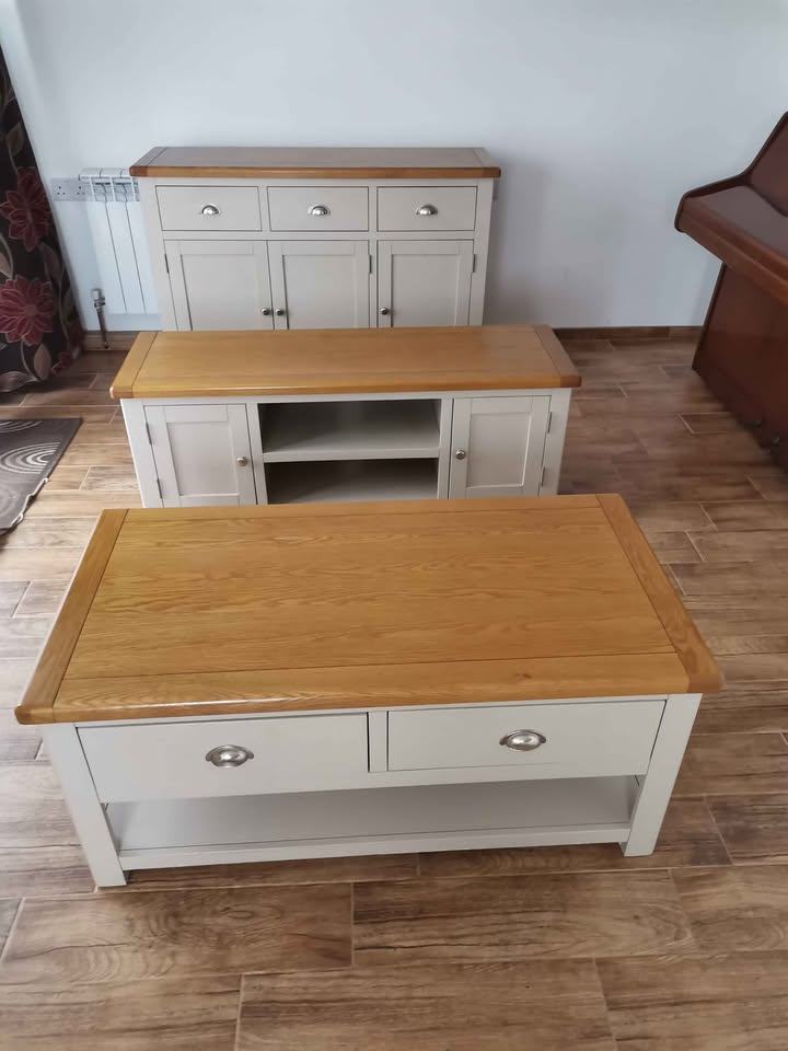 image for CAN DELIVER - SOLID OAK SIDEBOARD+ TV CABINET+ COFFEE TABLE IN VGC