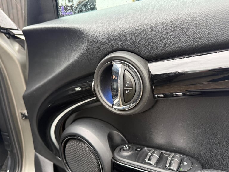 2016 MINI Hatch 2.0 Cooper SD Euro 6 (s/s) 5dr HATCHBACK Diesel Manual