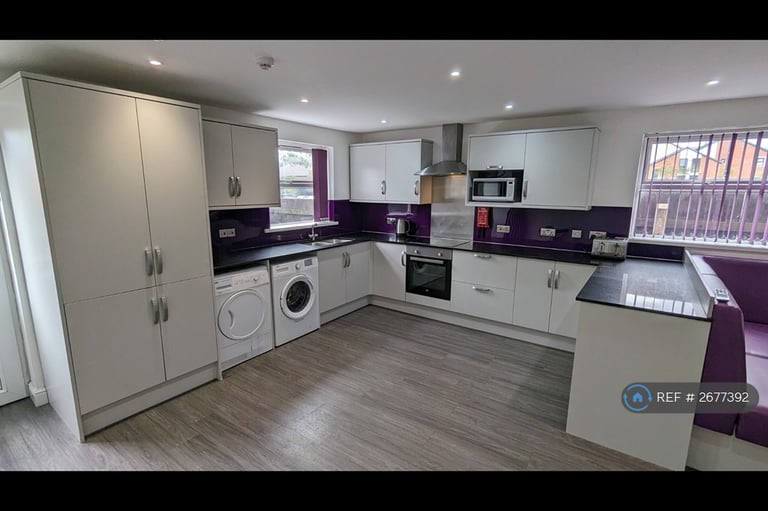 8 bedroom house in Abbotsford Mews, Ormskirk, L39 (8 bed) (#2677392)