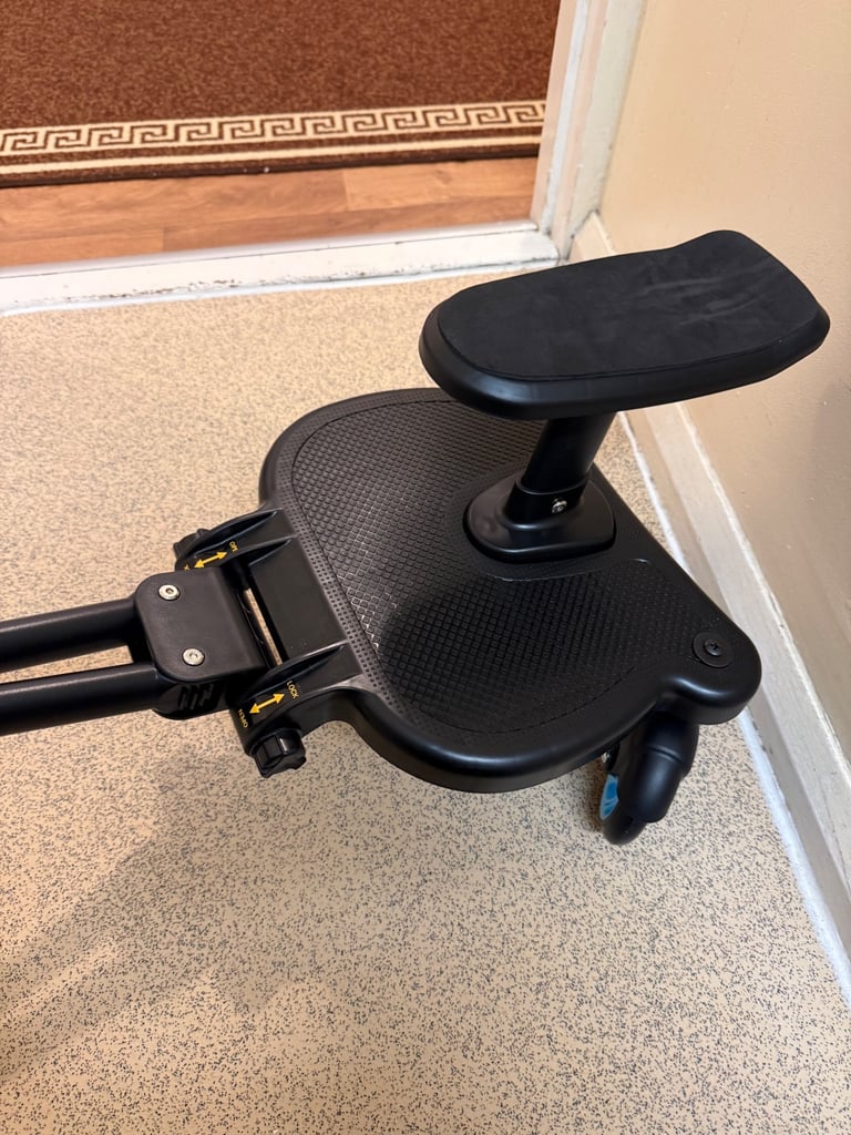 Buggy board with seat 