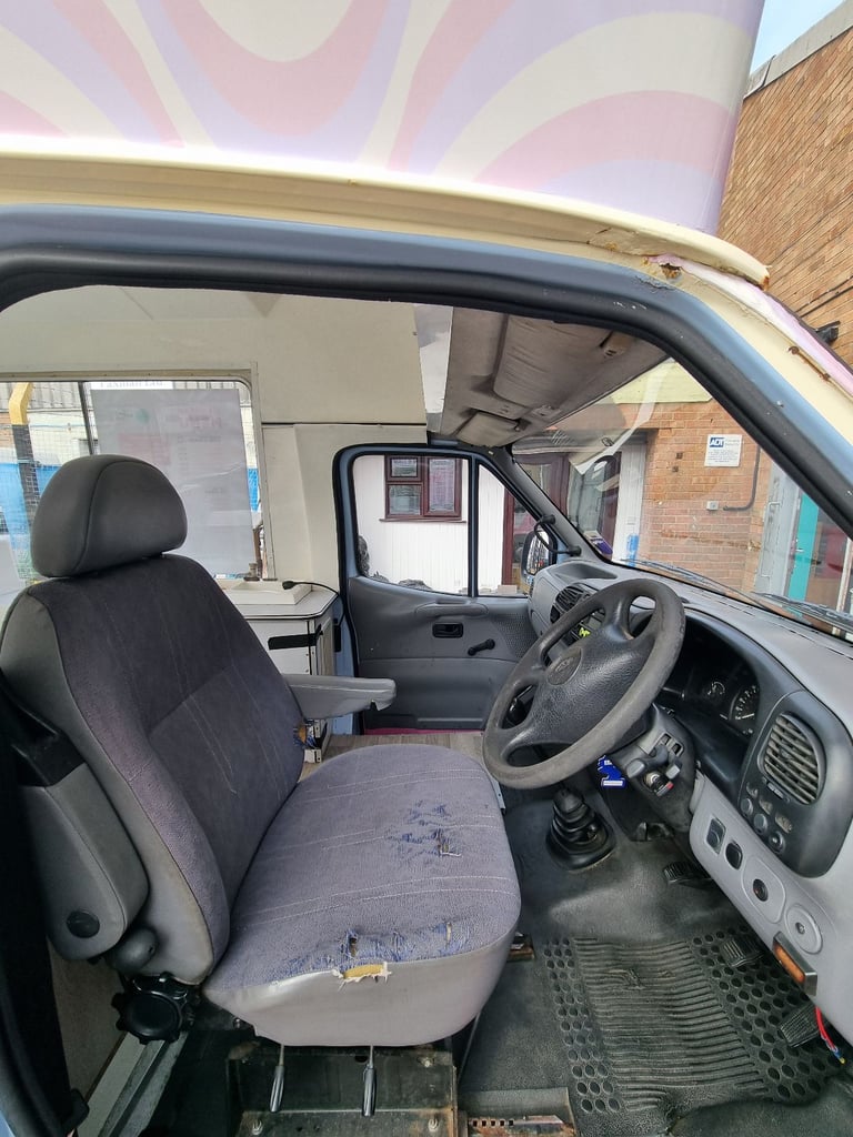 Ford, TRANSIT 100 SWB, Panel Van, 2000, 2496 (cc)