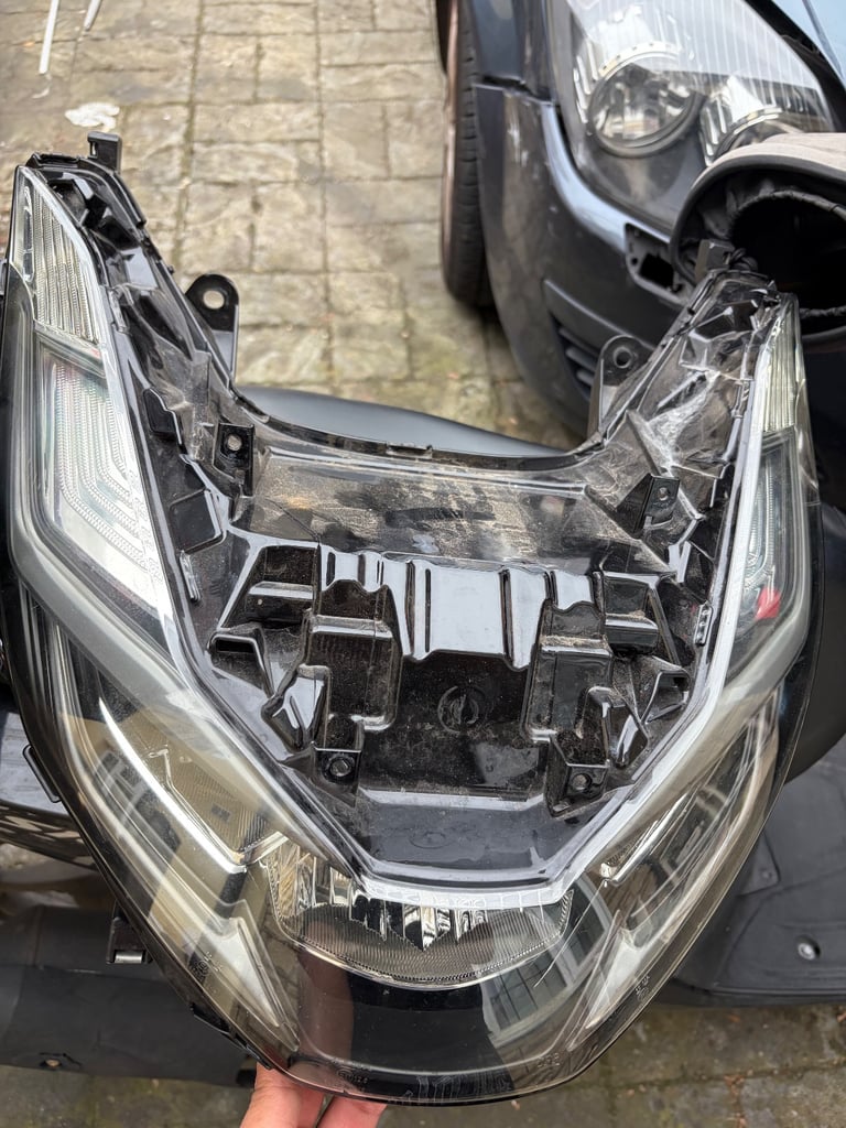 HONDA PCX FRONT LIGHT