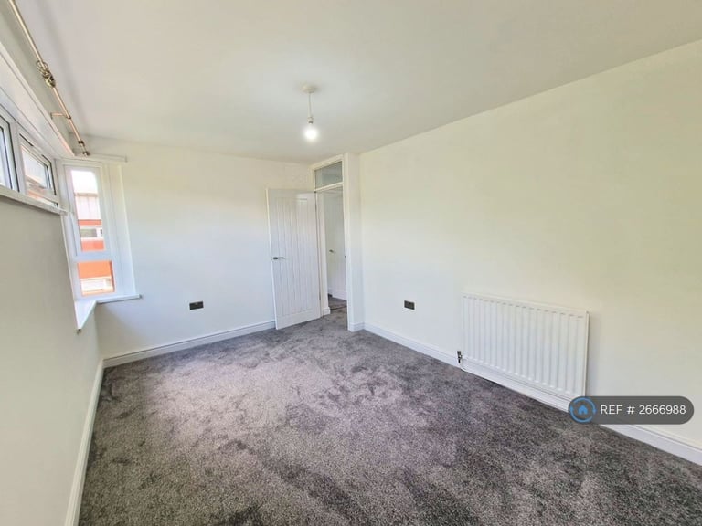 2 bedroom flat in Shepherds Gardens, Birmingham, B15 (2 bed) (#2666988)