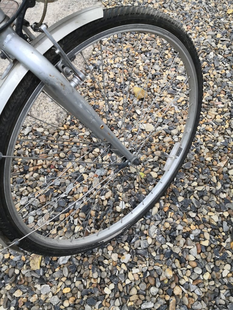 Ladies giant Cypress 18 speed bike