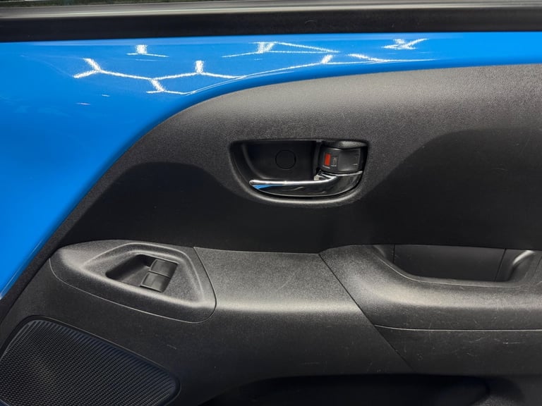 2016 Toyota AYGO 1.0 VVT-i x-cite x-shift Euro 6 5dr HATCHBACK Petrol Automatic