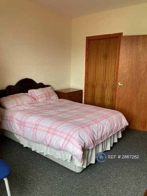1 bedroom flat in Queen Street, Campbeltown, PA28 (1 bed) (#2667262)