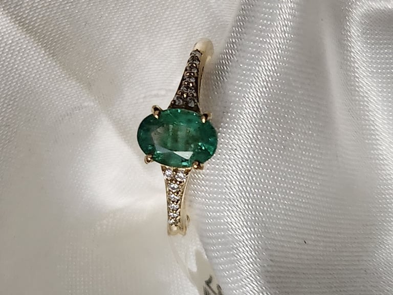 9ct Size K yellow Gold Emerald Ring 1.00ct Brand new 