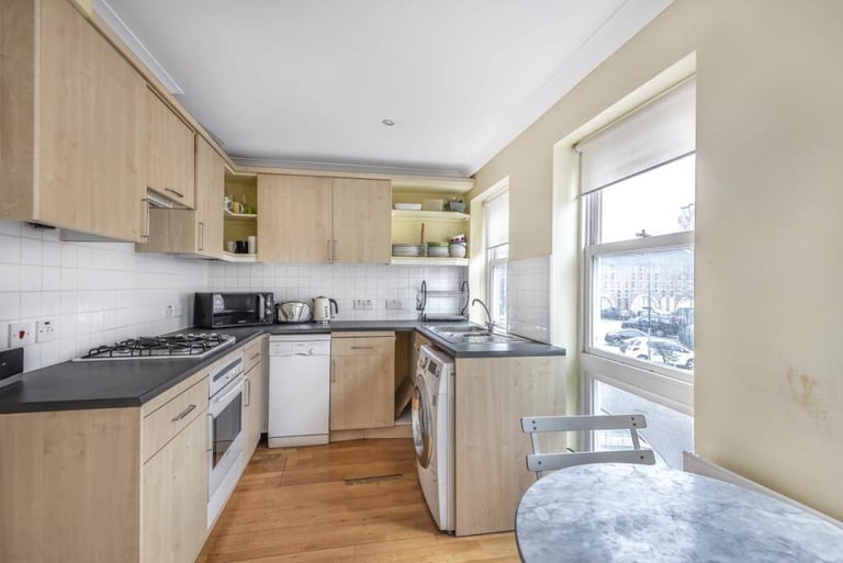 💫 Spacious and Bright Double Room in Poplar E14 | Close to Canary Wharf & Central London!