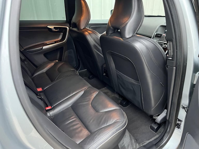 VOLVO XC60 2.0 R-Design Lux D4 (181hp) Silver Auto Diesel 2015