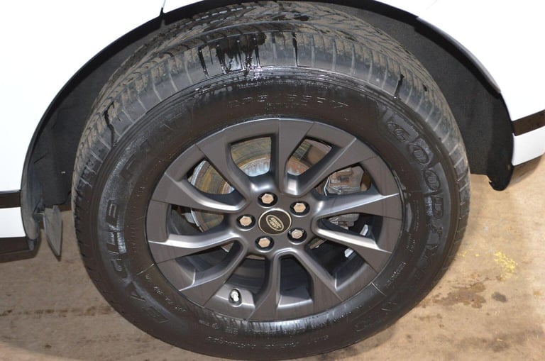 LAND ROVER RANGE ROVER EVOQUE 2.0 D150 R-Dynamic FWD Euro 6 (s/s) 5dr 2020