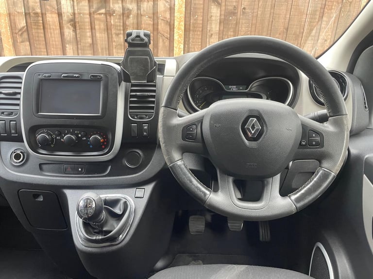 2015 Renault Trafic 1.6 dCi 29 Sport Crew Van LWB Euro 5 5dr WINDOW VAN Diesel Manual