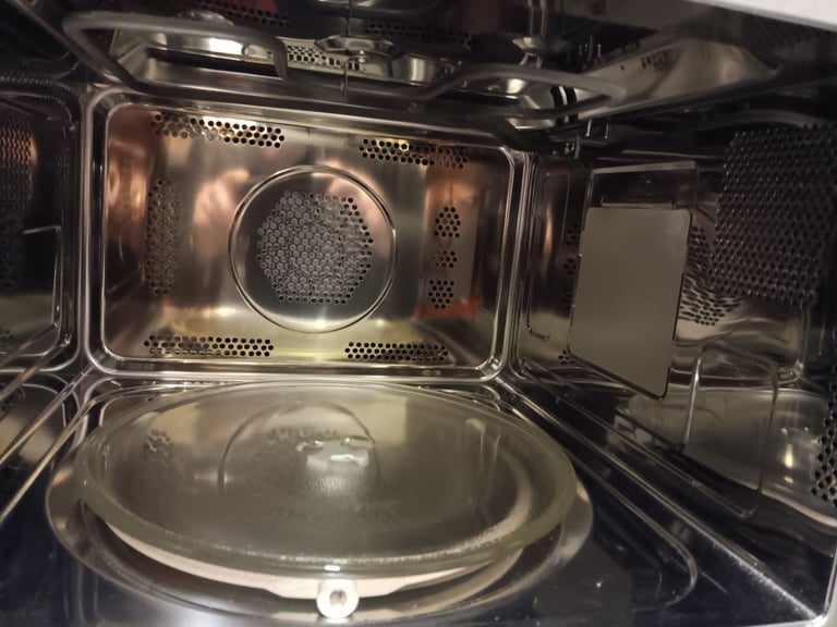 Baumatic built in microwave oven