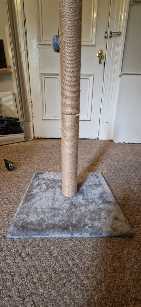 Scratching post