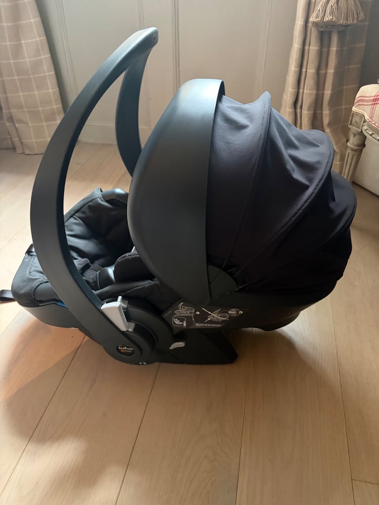 Babyzen yo-yo 2 inc car seat and new born pack