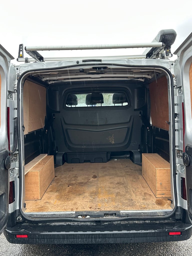 2019 Renault Trafic 1.6 dCi 29 Sport Nav Crew Van LWB Euro 6 6dr WINDOW VAN Diesel Manual