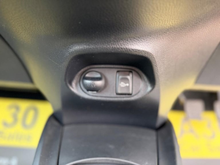 2015 Toyota Yaris 1.4 D-4D Icon Euro 6 5dr Hatchback Diesel Manual