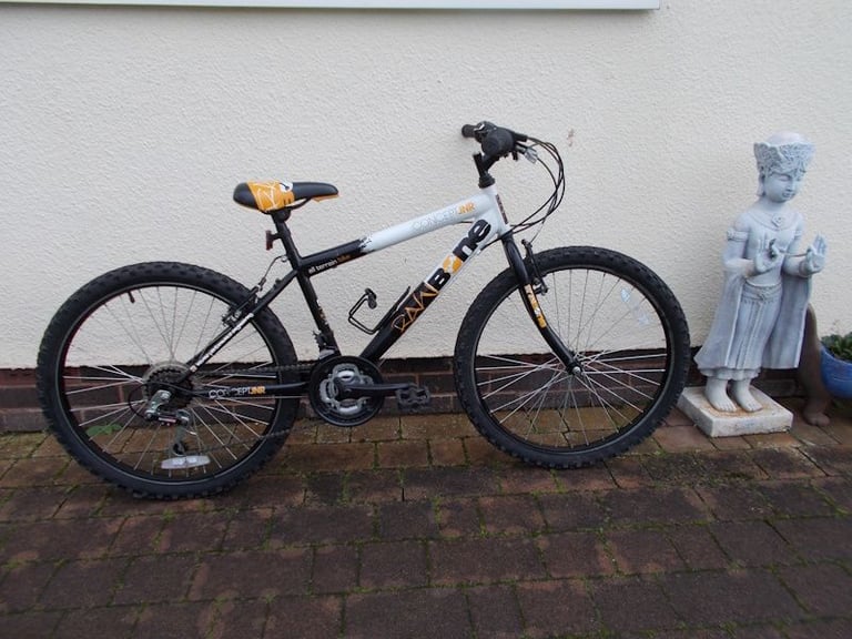 Boys Mountain Bike Serviced 26" Wheel 14" S Frame Little use View Exeter