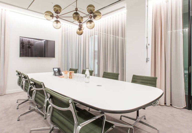 *Tottenham Court Road* Private Serviced Offices: Units from 2 to 50 desks for rent W1