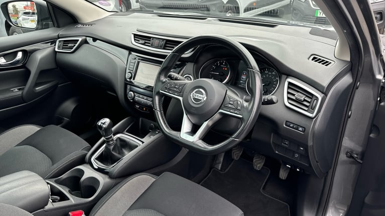 2021 Nissan Qashqai 1.3 DiG-T N-Connecta 5dr [Glass Roof Pack] Petrol Hatchback Hatchback Petrol ...