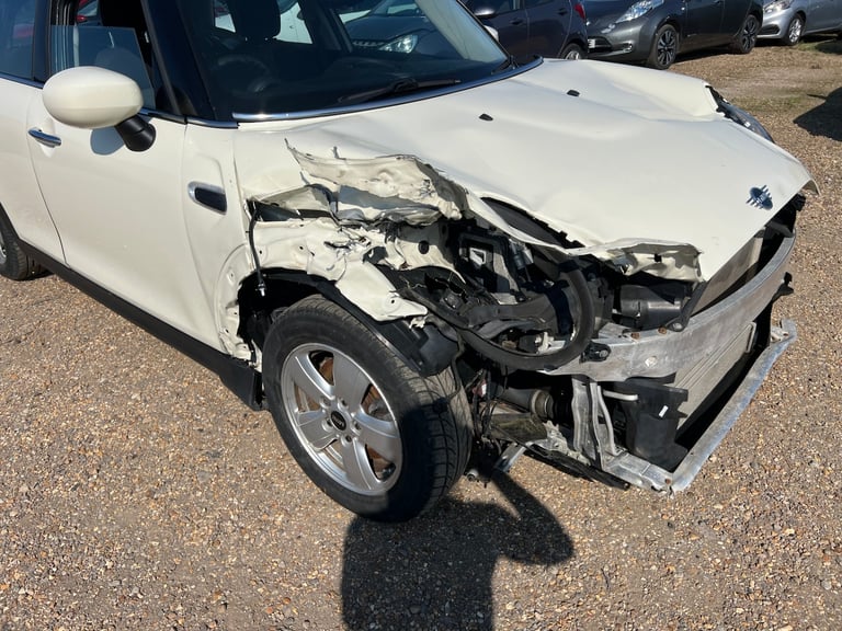 2020 MINI COOPER CLASSIC WHITE EURO 6 SALVAGE DAMAGED REPAIR PETROL CAT S ULEZ