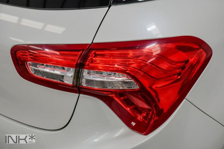 2014 Citroen DS5 2.0 h e-HDi Airdream DSport Hatchback 5dr Diesel Hybrid EGS6 4WD Euro 5 (s/ Hatc...