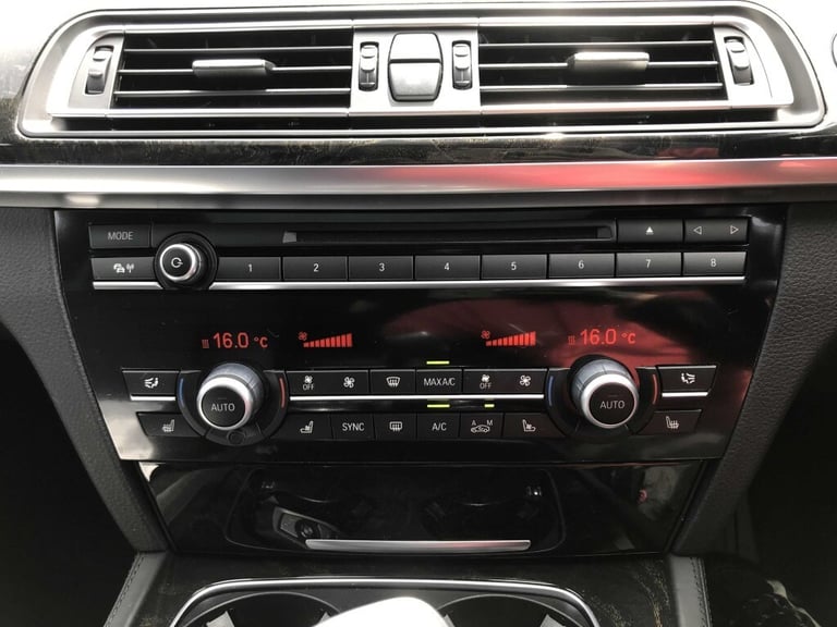 2015 65 BMW 750I M SPORT 4.4 V8 AUTOMATIC - OVER £17,500 OF OPTIONS EXTRAS