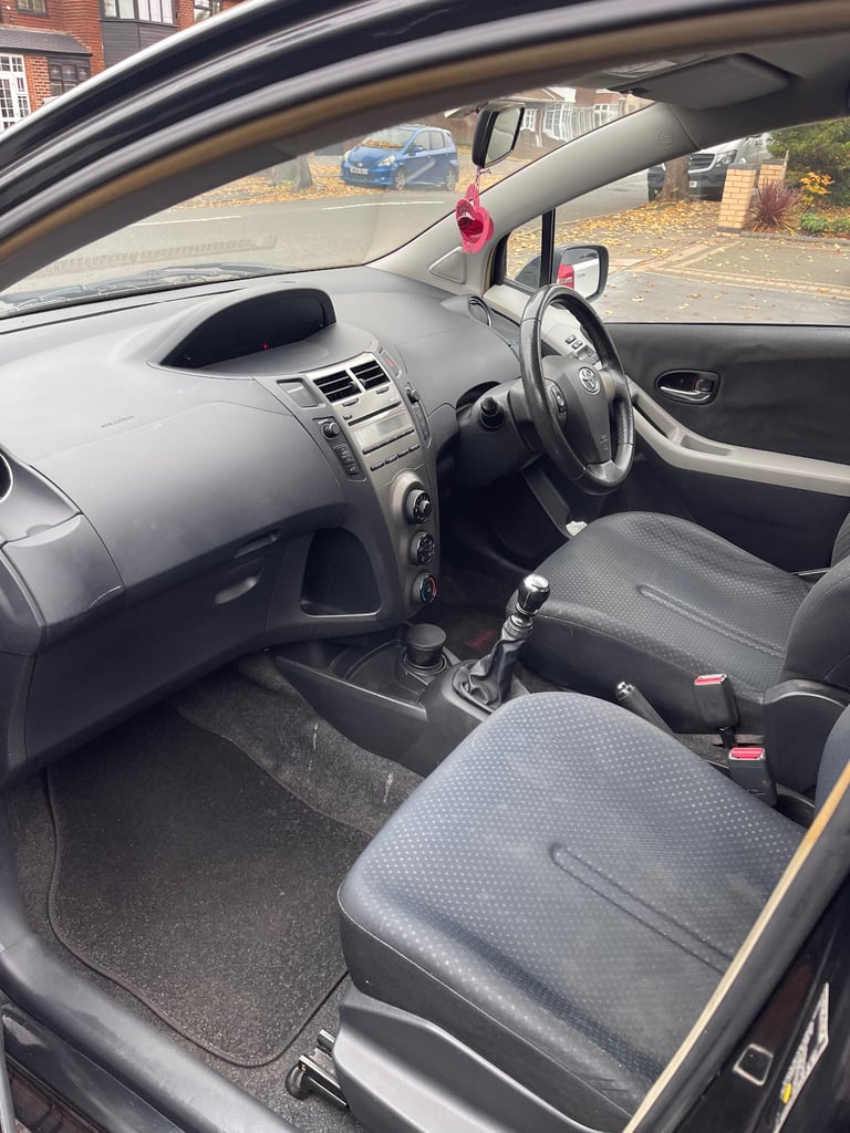 Toyota, YARIS, Hatchback, 2011, Manual, 1329 (cc), 5 doors