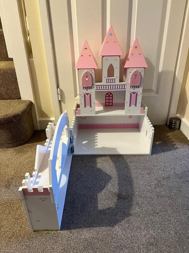 Kids wooden play castle