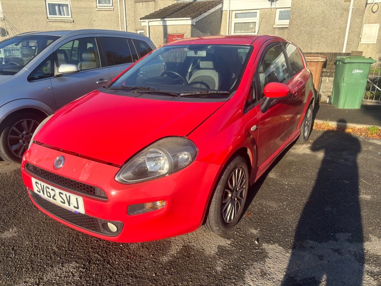 Fiat, PUNTO, Hatchback, 2012, Manual, 1368 (cc),3 doors - Image 3