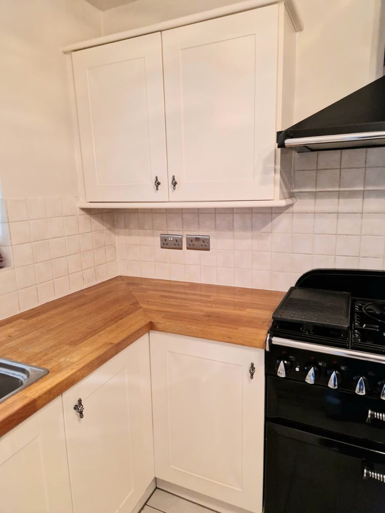 Kitchen units for sale Howdens Burford Cream 